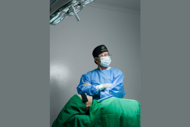 Escolher o cirurgião plástico ideal exige sinais claros de segurança e qualidade, orienta Milton Seigi Hayashi.