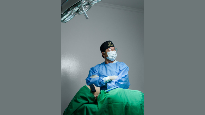 Escolher o cirurgião plástico ideal exige sinais claros de segurança e qualidade, orienta Milton Seigi Hayashi.