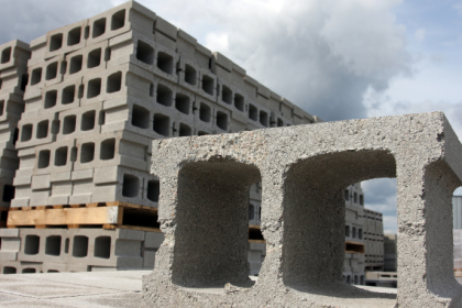 Valderci Malagosini Machado explica as diferenças entre blocos de concreto maciços, vazados e celulares e orienta quando cada tipo é a melhor escolha na obra.