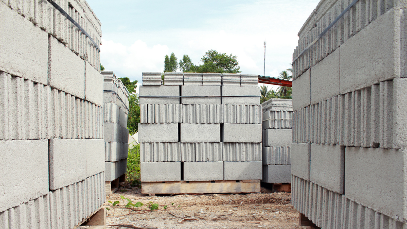 Entenda com Valderci Malagosini Machado quando utilizar blocos de concreto maciços, vazados ou celulares para garantir desempenho, economia e eficiência construtiva.